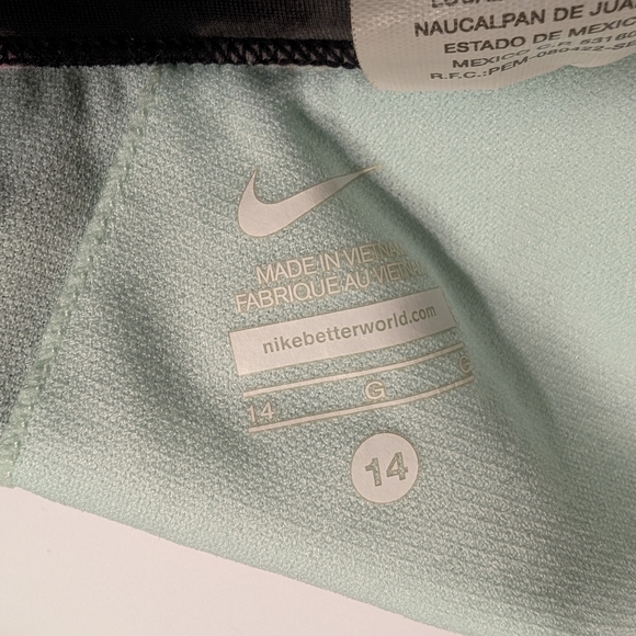 NIKE Onepiece Black Racing Swimsuit Pool Shelf Bra 14 - Picture 8 of 9